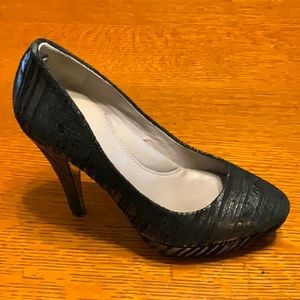Kenneth Cole Platform Pumps
